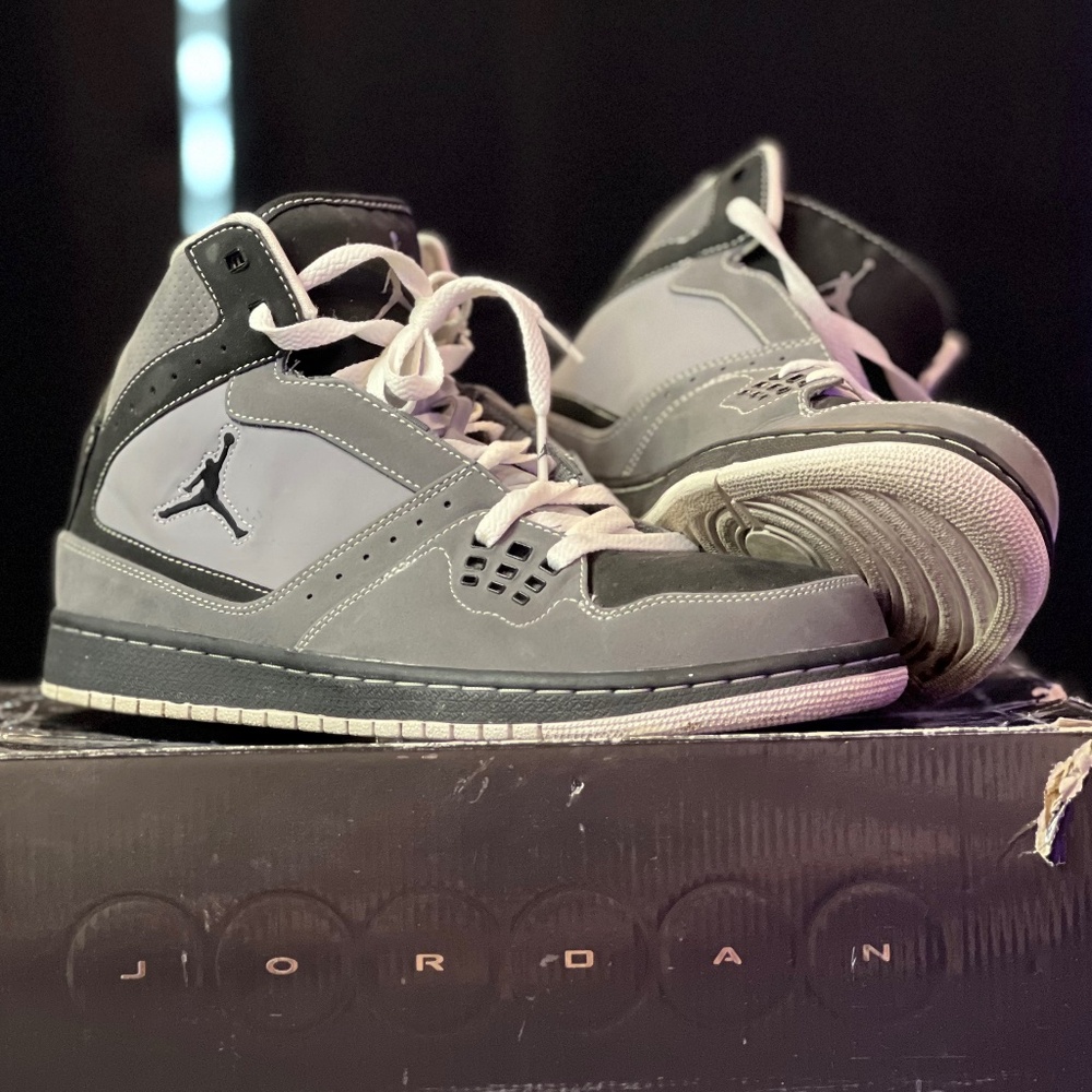 JORDAN 1 FLIGHT GRAY - SIZE 10 -